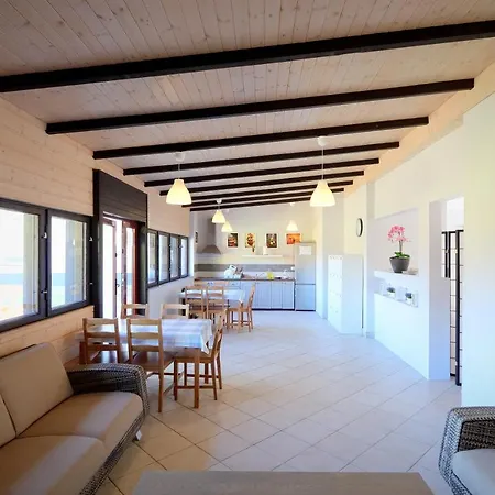 홀리데이파크 Osrodek Wczasowy Lowiczanka *